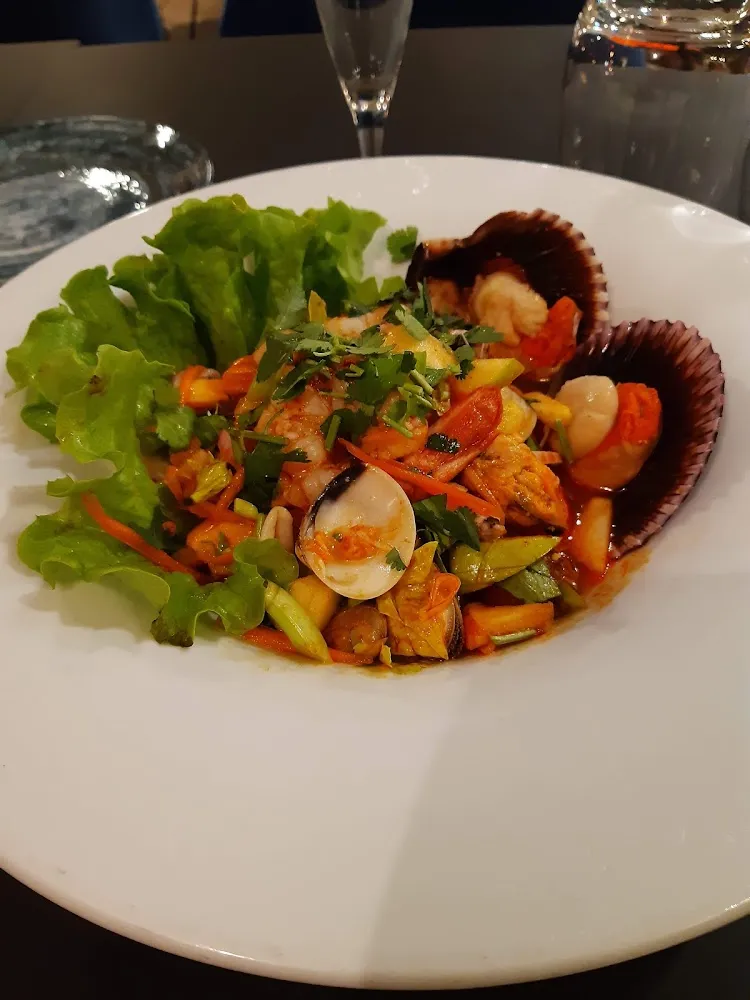 Salade de Fruits de Mer À la Thaï